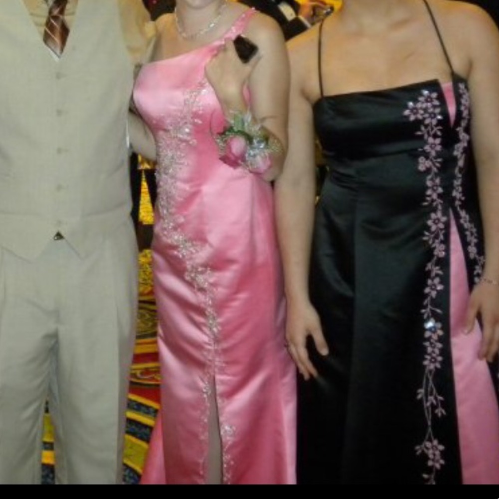 Gorgeous prom dress - Picture 4 of 8